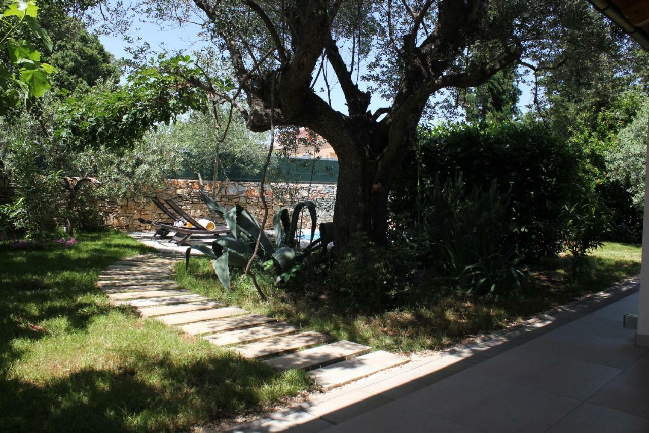 Holiday Home Liberta Krnica Esterno foto